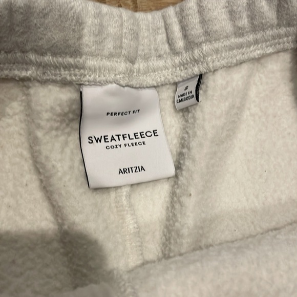 Aritzia Sweatfleece BUNDLE! 3x pairs shorts - Picture 4 of 4